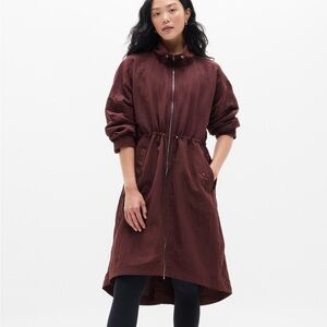Athleta Pursuit Anorak - M, Garnet